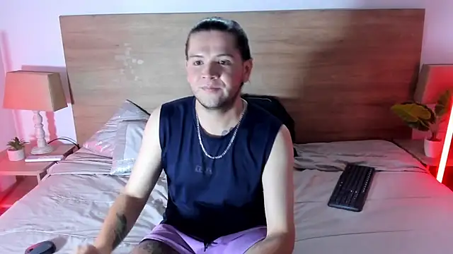 Snapshot of MatthewDavis_ chatting on 06-03-26, 02:33 MatthewDavis online show from 06-03-26, 02:33