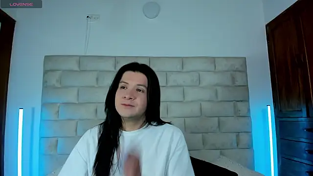 Snapshot of MatthewDavis_ chatting on 06-16-26, 03:20 MatthewDavis online show from 06-16-26, 03:20