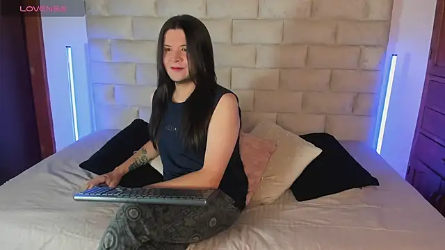 Snapshot of MatthewDavis_ chatting on 07-13-26, 03:20 MatthewDavis online show from 07-13-26, 03:20