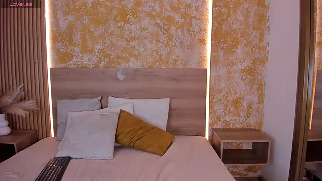 mia rossi 7 online show from 04-05-26, 03:58