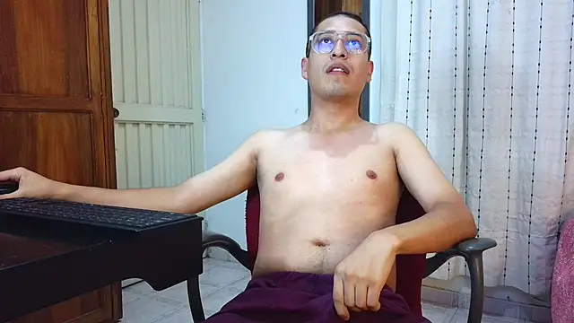 Snapshot of Eriick___E chatting on 05-11-26, 01:33 Eriick E online show from 05-11-26, 01:33