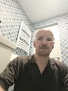 Snapshot of TavoEskort123 chatting on 06-20-26, 03:20 TavoEskort123 online show from 06-20-26, 03:20