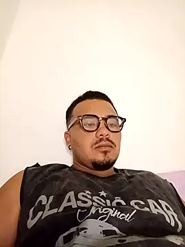 Snapshot of Rada_1 chatting on 04-14-26, 11:44 Rada 1 online show from 04-14-26, 11:44