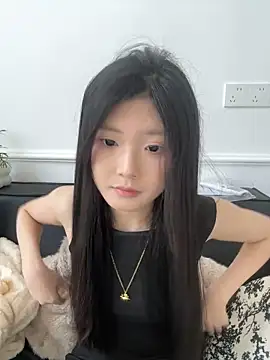 Snapshot of YouMi18 chatting on 04-01-26, 03:51 YouMi18 online show from 04-01-26, 03:51