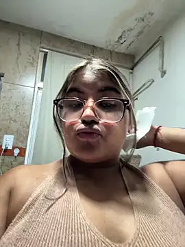 Snapshot of C1N09 chatting on 04-23-26, 03:52 C1N09 online show from 04-23-26, 03:52