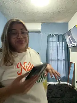 Snapshot of C1N09 chatting on 05-03-26, 06:03 C1N09 online show from 05-03-26, 06:03