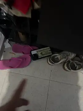 Snapshot of C1N09 chatting on 05-17-26, 11:17 C1N09 online show from 05-17-26, 11:17