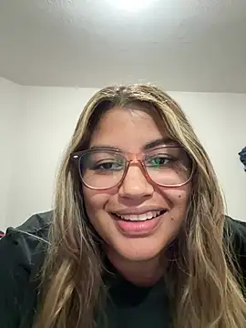Snapshot of C1N09 chatting on 06-18-26, 05:19 C1N09 online show from 06-18-26, 05:19