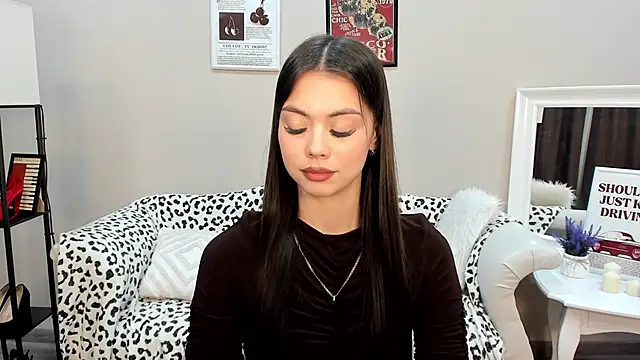 DarcyMacy online show from 05-03-26, 07:53
