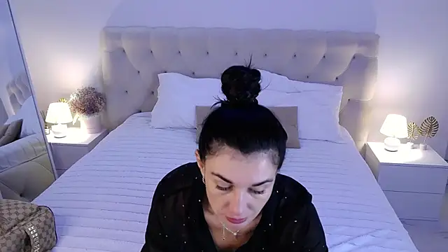 Snapshot of AriannaCruise chatting on 07-09-26, 03:54 AriannaCruise online show from 07-09-26, 03:54