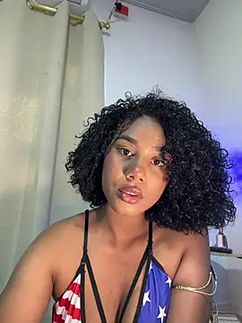 Snapshot of Hilaryebony_ chatting on 07-04-26, 08:37 Hilaryebony online show from 07-04-26, 08:37