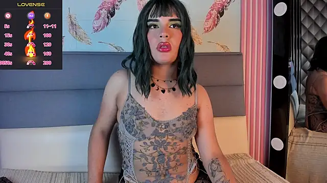 GlossyBratz online show from 05-25-26, 08:26