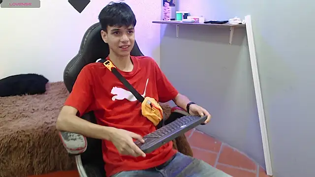 Snapshot of maxim_rod chatting on 06-18-26, 06:34 maxim rod online show from 06-18-26, 06:34