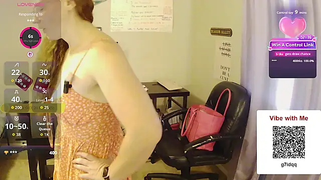 Snapshot of RoxyRedXO12 chatting on 05-13-26, 07:33 RoxyRedXO12 online show from 05-13-26, 07:33