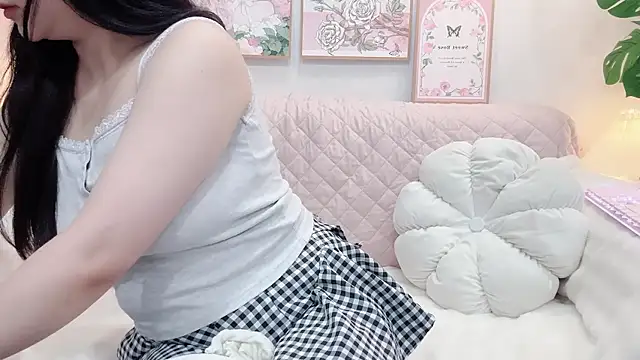Snapshot of kittrnjpgirl chatting on 06-26-26, 01:43 kittrnjpgirl online show from 06-26-26, 01:43