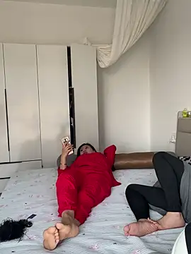 Snapshot of Xiaoleilei-10 chatting on 04-12-26, 08:08 Xiaoleilei-10 online show from 04-12-26, 08:08