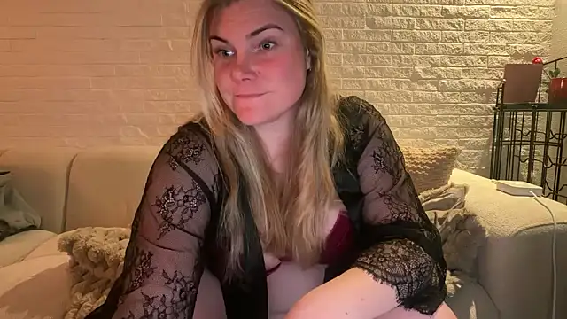 Snapshot of SexyBlondJoanna-Exclusief chatting on 03-31-26, 06:52 SexyBlondJoanna-Exclusief online show from 03-31-26, 06:52