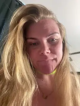 Snapshot of SexyBlondJoanna-Exclusief chatting on 04-02-26, 05:10 SexyBlondJoanna-Exclusief online show from 04-02-26, 05:10