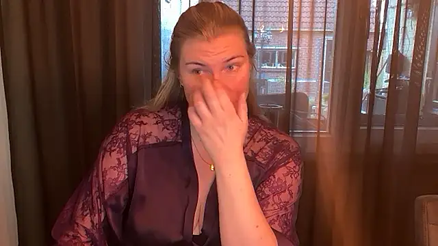 Snapshot of SexyBlondJoanna-Exclusief chatting on 04-05-26, 06:10 SexyBlondJoanna-Exclusief online show from 04-05-26, 06:10