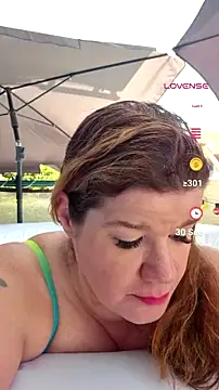 Snapshot of curvystachel42 chatting on 07-10-26, 12:41 curvystachel42 online show from 07-10-26, 12:41
