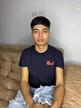 Snapshot of Miguelponce01 chatting on 07-15-26, 11:54 Miguelponce01 online show from 07-15-26, 11:54