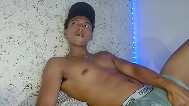 tonydesire  online show from 04-11-26, 08:13