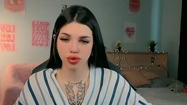 Snapshot of molly_rettyy chatting on 05-08-26, 04:29 molly rettyy online show from 05-08-26, 04:29