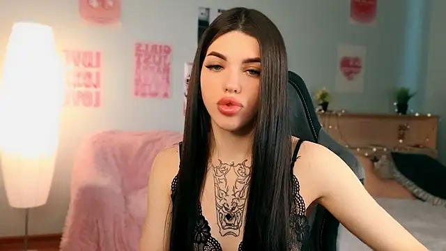 Snapshot of molly_rettyy chatting on 05-16-26, 04:20 molly rettyy online show from 05-16-26, 04:20