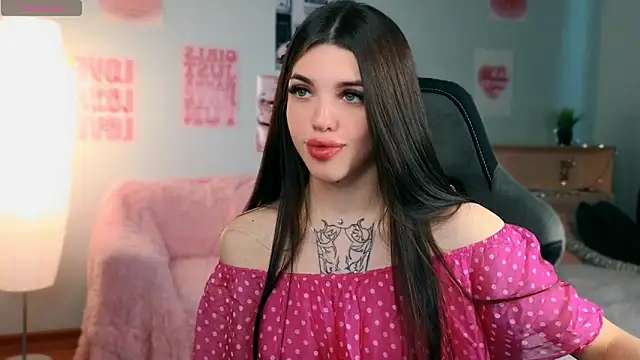 Snapshot of molly_rettyy chatting on 05-20-26, 04:18 molly rettyy online show from 05-20-26, 04:18