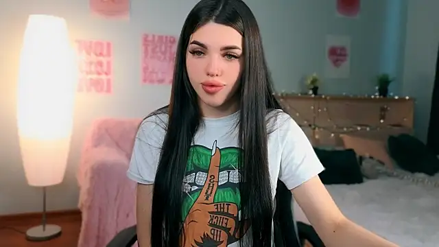 Snapshot of molly_rettyy chatting on 06-04-26, 04:07 molly rettyy online show from 06-04-26, 04:07