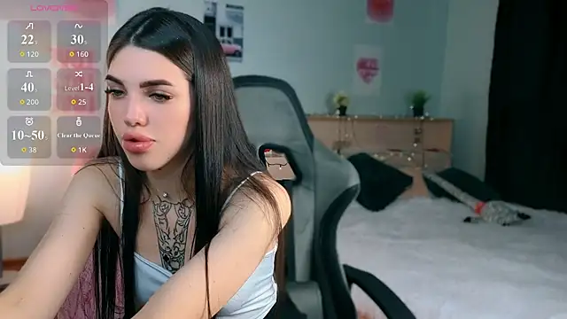 Snapshot of molly_rettyy chatting on 06-20-26, 03:53 molly rettyy online show from 06-20-26, 03:53