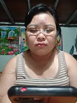 Snapshot of Monglan-c chatting on 06-05-26, 04:52 Monglan-c online show from 06-05-26, 04:52