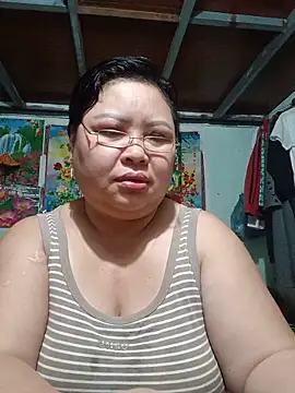 Snapshot of Monglan-c chatting on 06-15-26, 12:13 Monglan-c online show from 06-15-26, 12:13