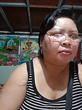 Snapshot of Monglan-c chatting on 06-18-26, 10:41 Monglan-c online show from 06-18-26, 10:41