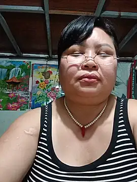 Snapshot of Monglan-c chatting on 06-30-26, 01:01 Monglan-c online show from 06-30-26, 01:01