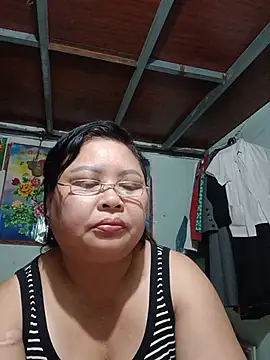 Snapshot of Monglan-c chatting on 07-09-26, 04:00 Monglan-c online show from 07-09-26, 04:00