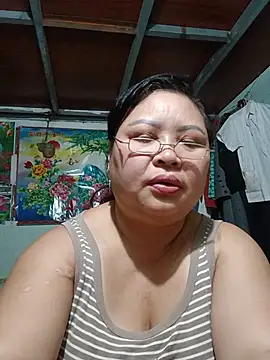 Snapshot of Monglan-c chatting on 07-14-26, 11:10 Monglan-c online show from 07-14-26, 11:10