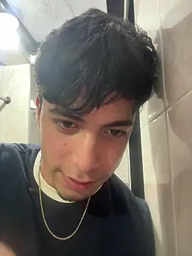 Snapshot of nico_herrera__ chatting on 05-21-26, 10:17 nico herrera online show from 05-21-26, 10:17