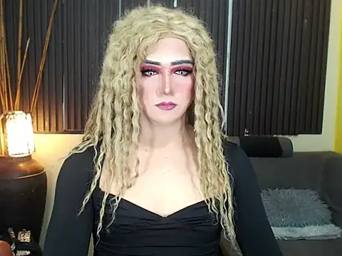 HugexMsLovelyxCock online show from 04-22-26, 10:11