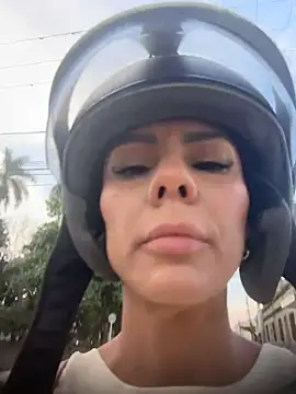Snapshot of SofiParma chatting on 07-15-26, 10:15 SofiParma online show from 07-15-26, 10:15