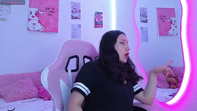 Snapshot of sweet_alaia chatting on 04-06-26, 02:20 sweet alaia online show from 04-06-26, 02:20