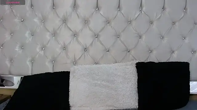MistressNyx  online show from 05-25-26, 03:40