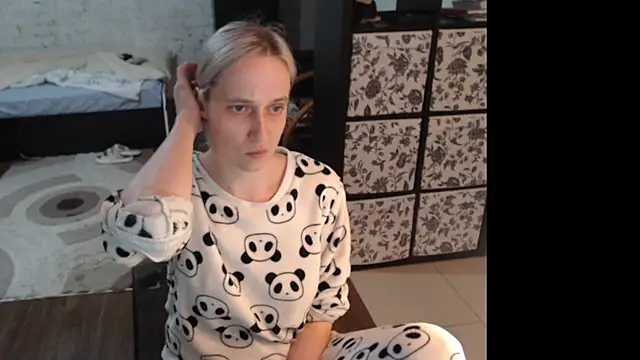 Snapshot of Sweet_hot_shrmp chatting on 06-04-26, 02:56 Sweet hot shrmp online show from 06-04-26, 02:56