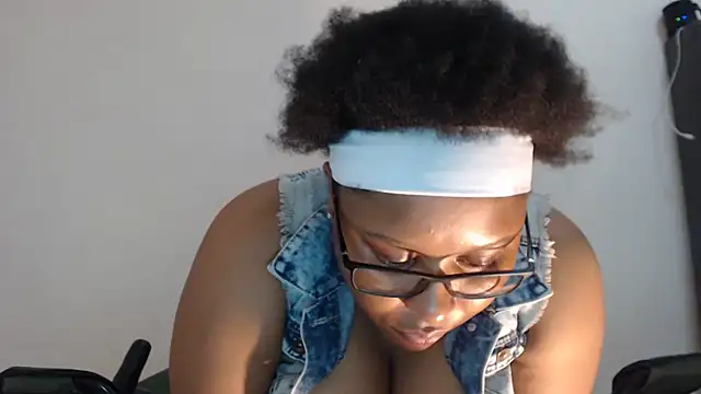 xxZoeyx online show from 02-04-25, 12:22