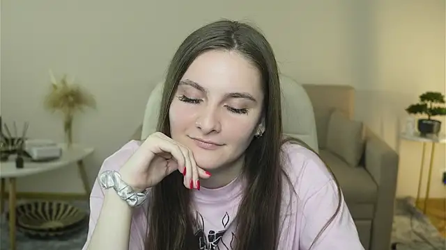 GwennElena online show from 03-31-26, 07:09