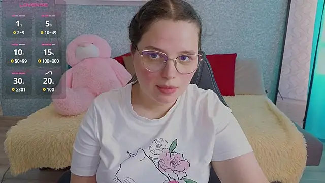 Snapshot of SofiDreamm chatting on 06-19-26, 02:10 SofiDreamm online show from 06-19-26, 02:10
