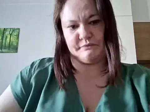 Snapshot of OpheliaMilf chatting on 04-15-26, 01:07 OpheliaMilf online show from 04-15-26, 01:07