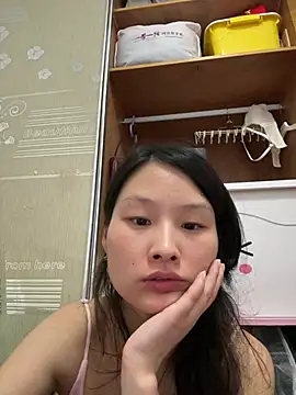 Snapshot of Zbnmji chatting on 07-14-26, 10:43 Zbnmji online show from 07-14-26, 10:43