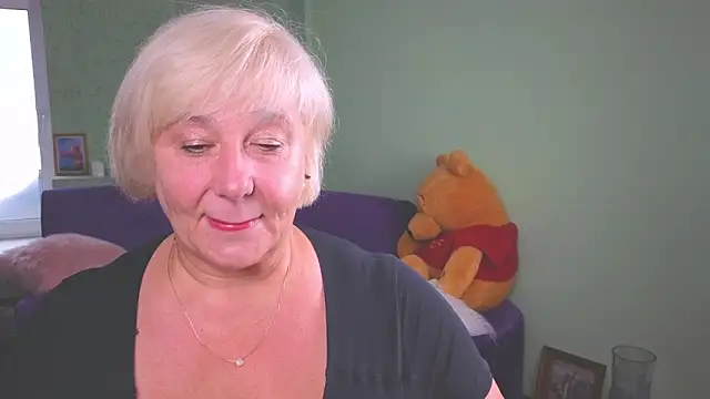Snapshot of Milane_Milky chatting on 06-17-26, 05:32 Milane Milky online show from 06-17-26, 05:32