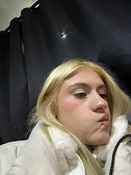 Lia fire online show from 05-31-26, 02:53